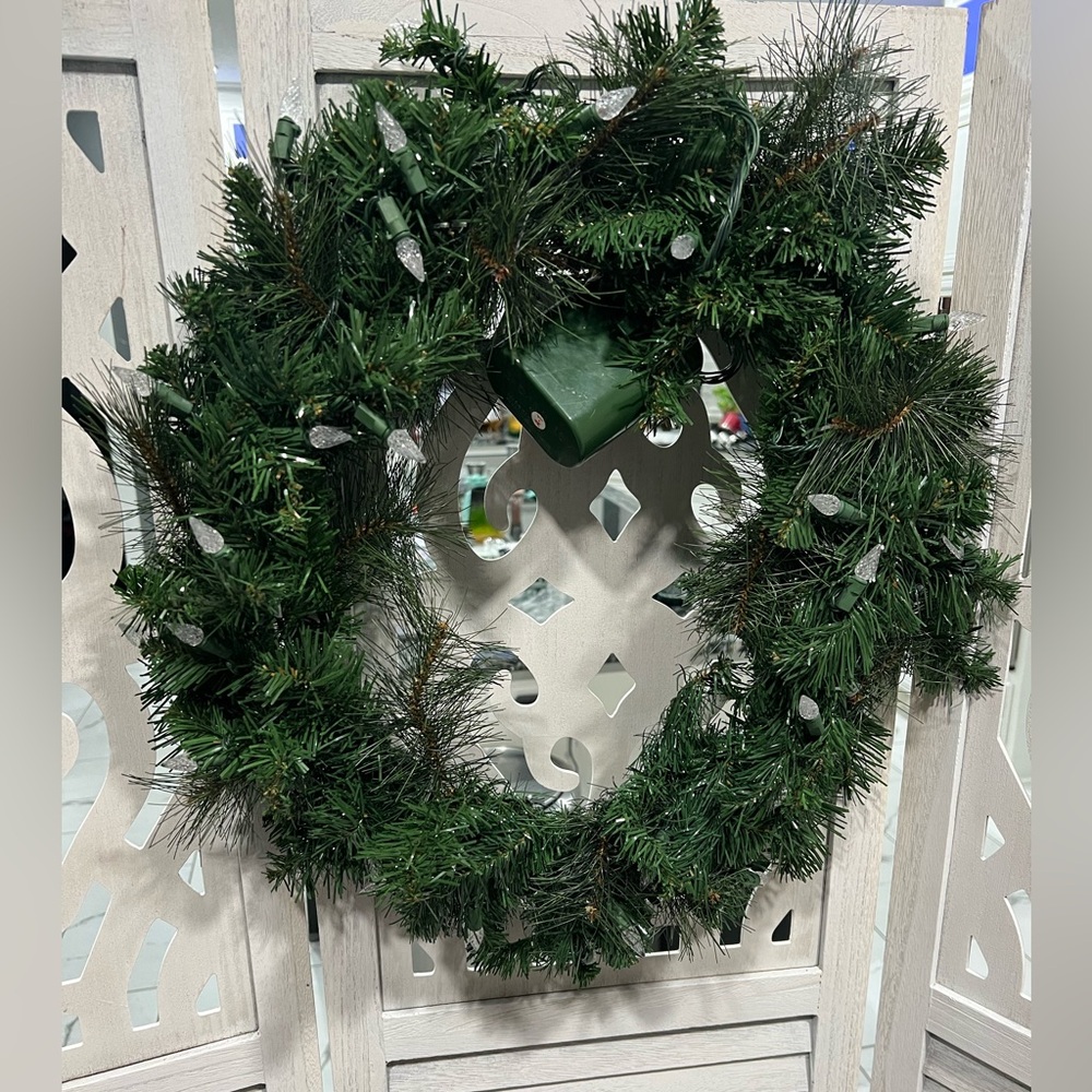 Christmas Wreath For Decorating Crafts Project